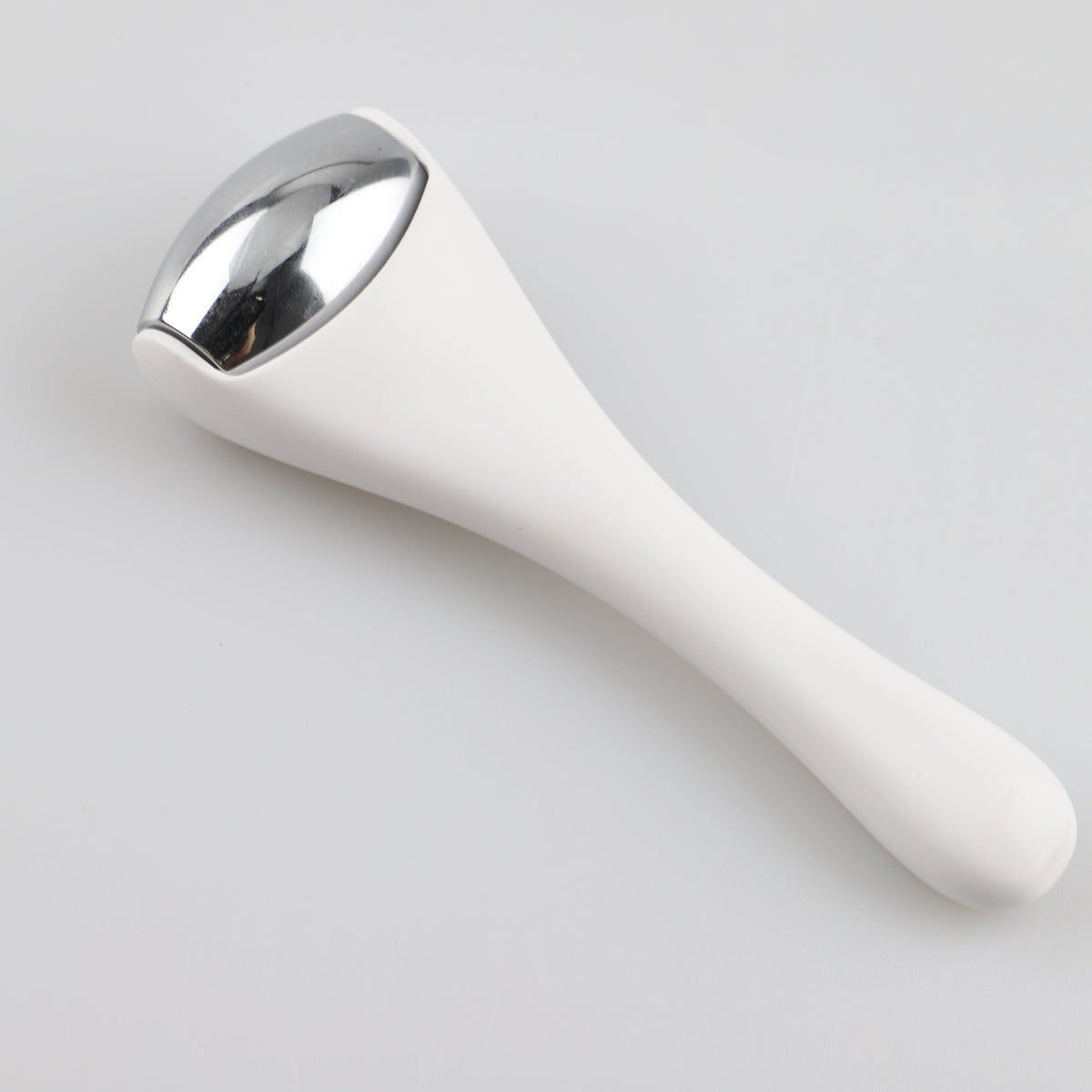 AVELUNE The Ice Roller — Cryo Depuff Tool